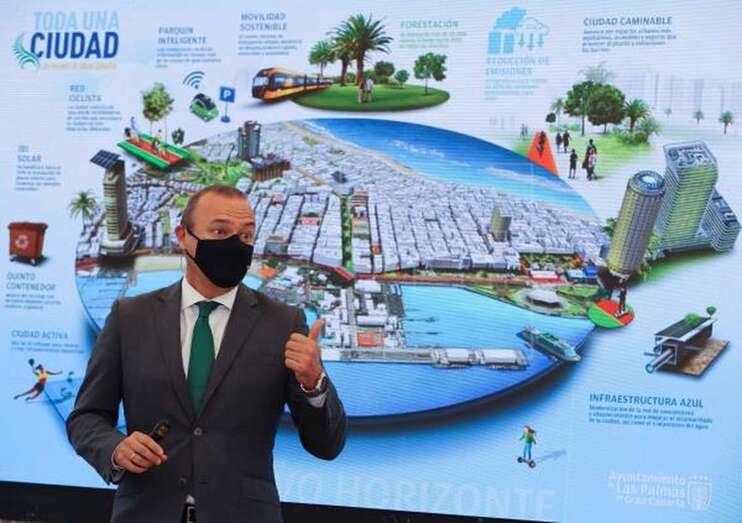 El alcalde Augusto Hidalgo presentó este martes el primer plan verde de la capital (Foto EFE / Elvira Urquijo A.)